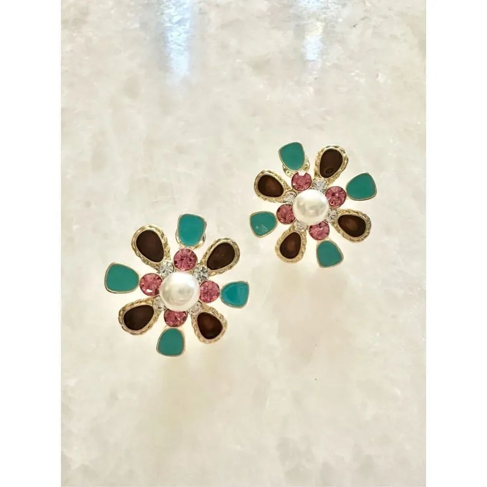 Multicolor, pearl, blue and pink stud princess earrings ￼